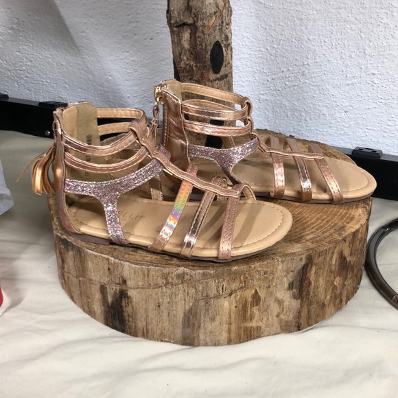 Capelli of New York Other - Capellini New York bling sandals